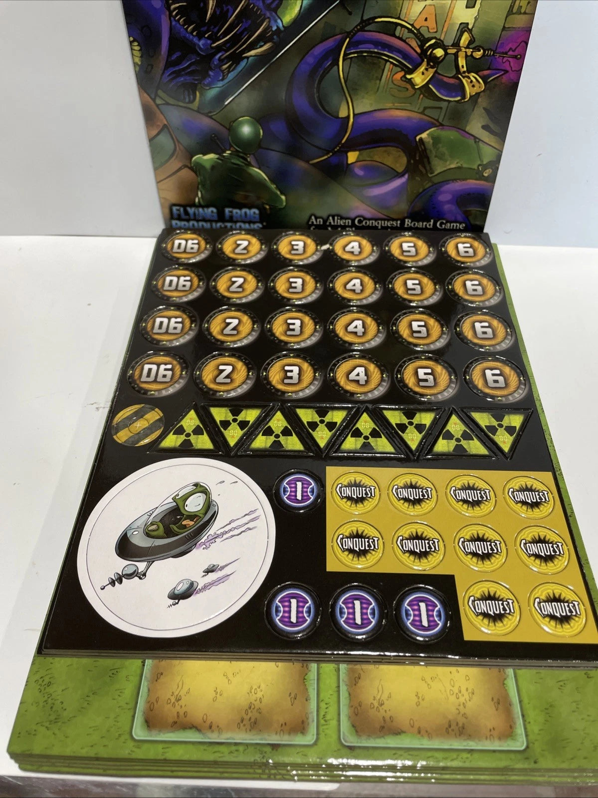 Conquest of Planet Earth Space Alien Game w/Expansion Apocalypse Flying Frog