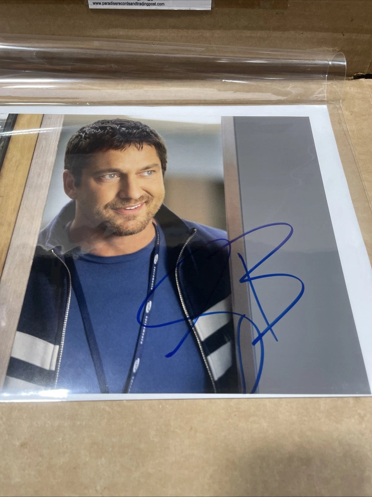 Autographed Gerard Butler 8 x 10 Photo Signed with COA