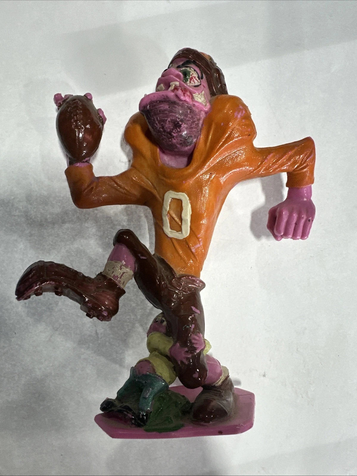 1963 NUTTY MADS ORIGINAL "END ZONE" FOOTBALL PLAYER 6" LOUIS MARX TOY FIGURE