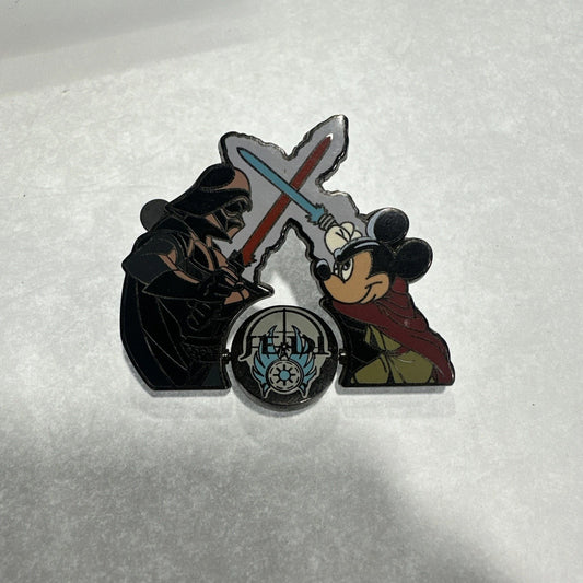Disney Mickey vs. Darth Vader Jedi Sith Star Wars 2008 Spinner Pin PP62447