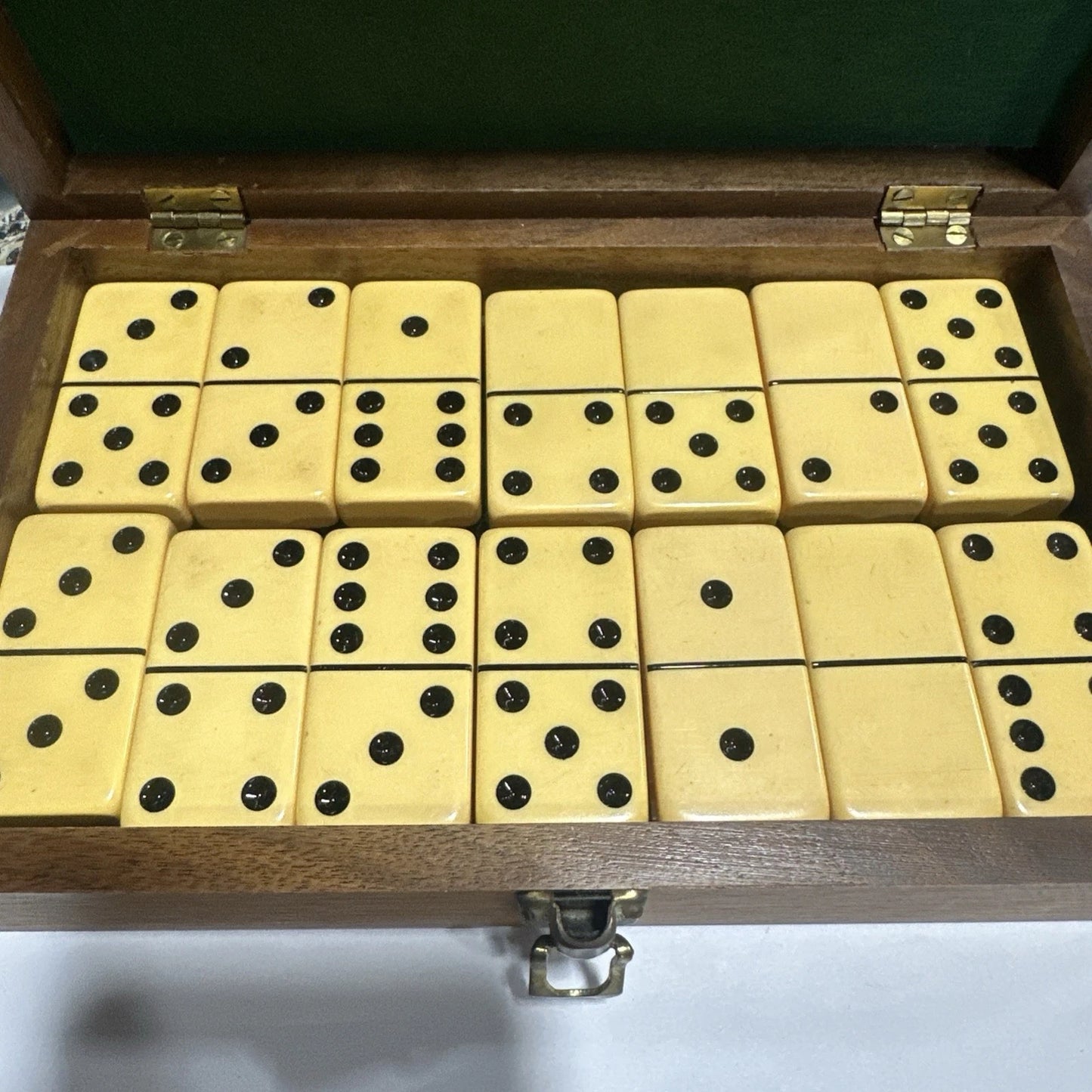 Bakelite Dominoes Butterscotch Color with Case Excellent With Cribbage
