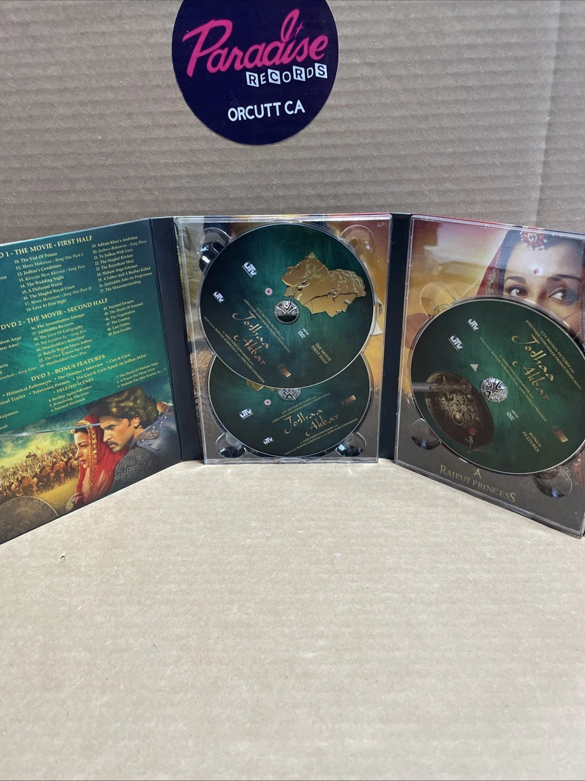 Jodhaa Akbar DVD UTV 3 Disc Collector's Edition - 2008 Roshan & Bachchan