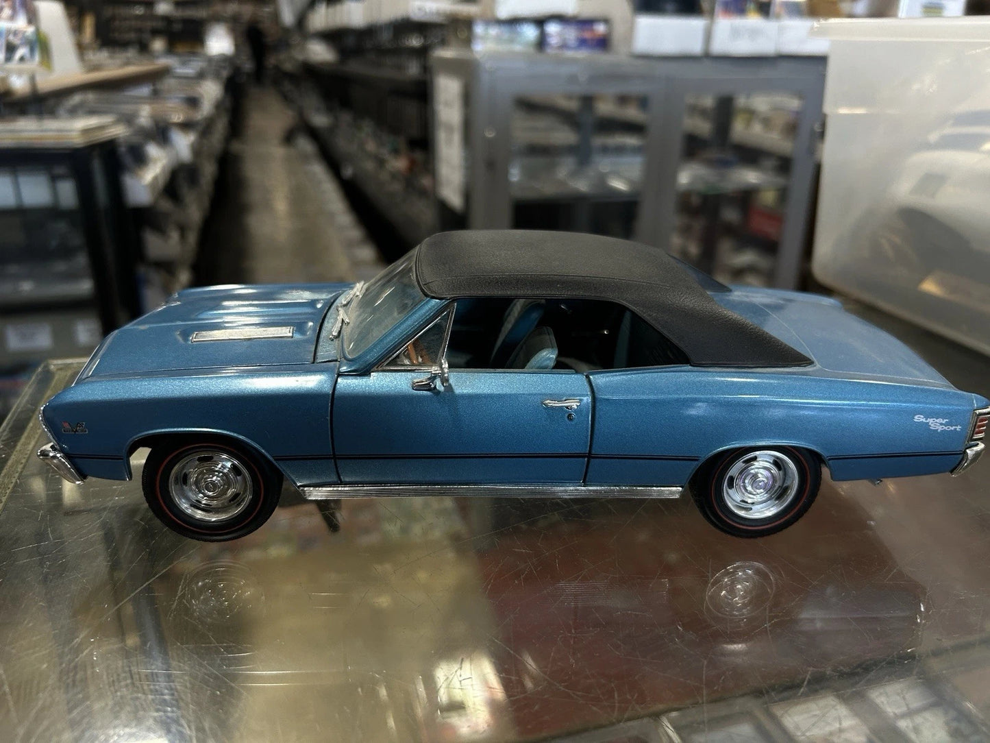 ERTL 1967 CHEVROLET CHEVELLE 396SS 1:18 Scale Metallic Blue