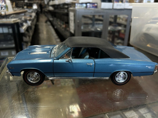 ERTL 1967 CHEVROLET CHEVELLE 396SS 1:18 Scale Metallic Blue