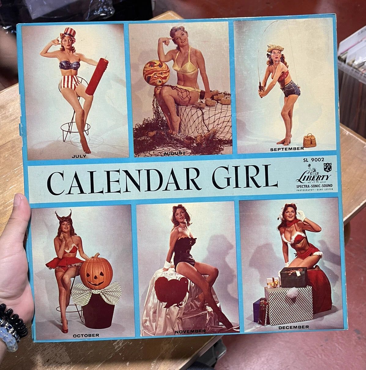 JULIE LONDON...CALENDAR GIRL..33 RPM LP...LIBERTY SL 9002 GATEFOLD ( 1950S ) VG+
