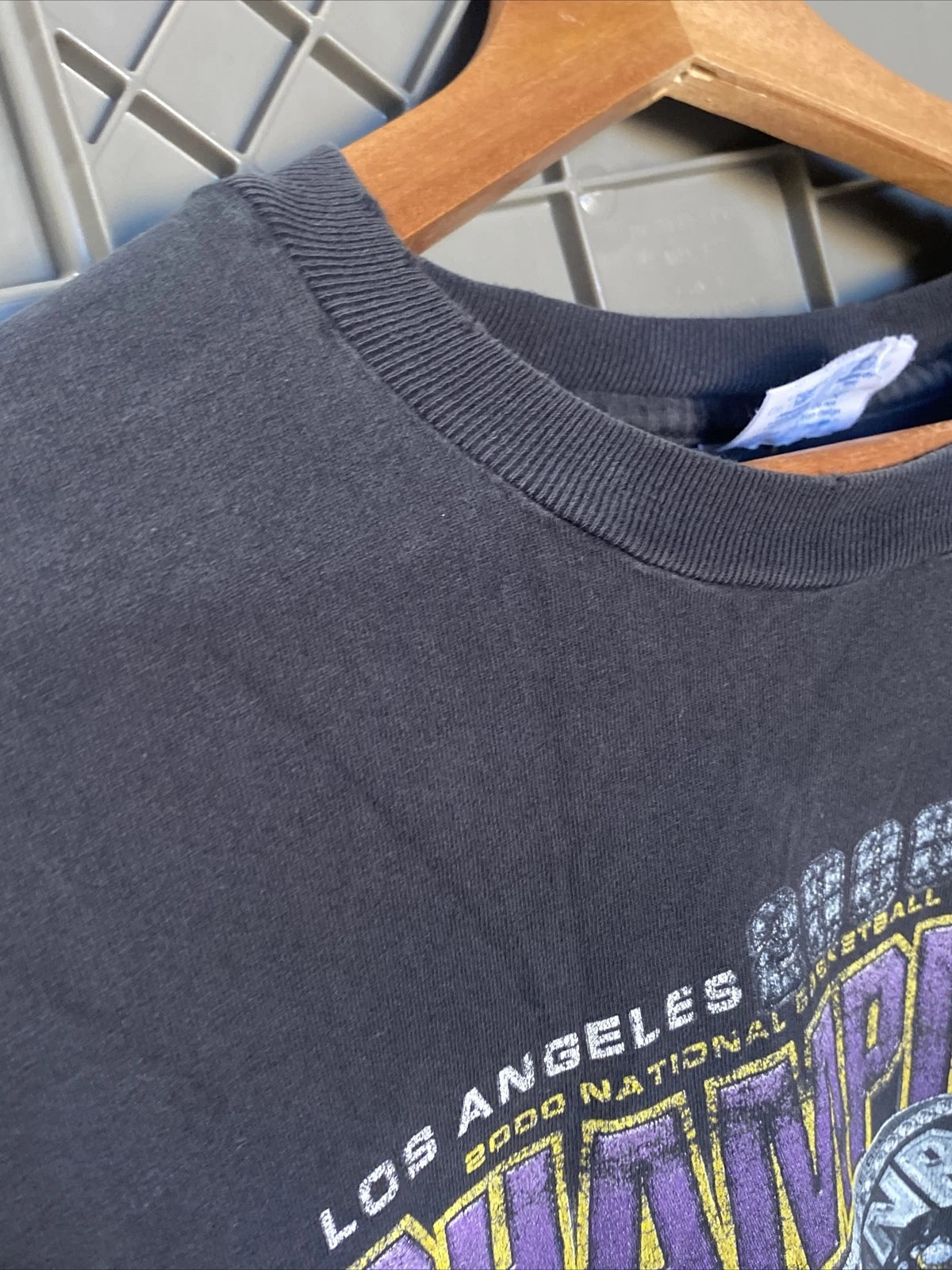 Vintage LA Lakers 2000 NBA Finals Championship Ring T-Shirt Mens XL Kobe Shaq