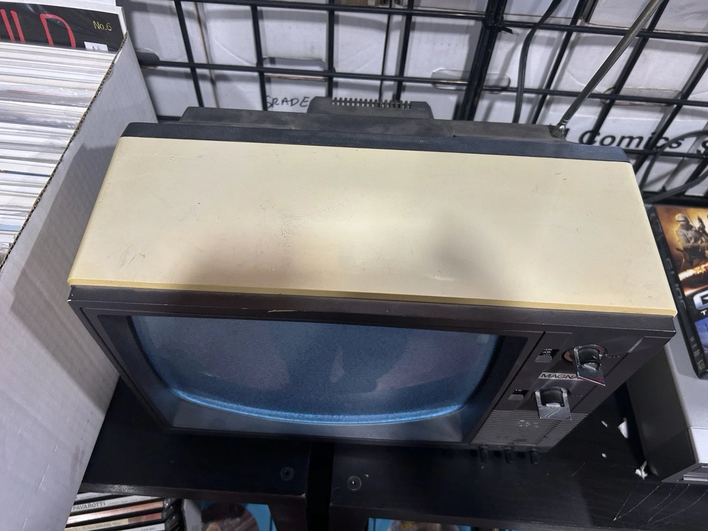 Vintage 1985 Magnavox BE3731AL01 10" TV works!