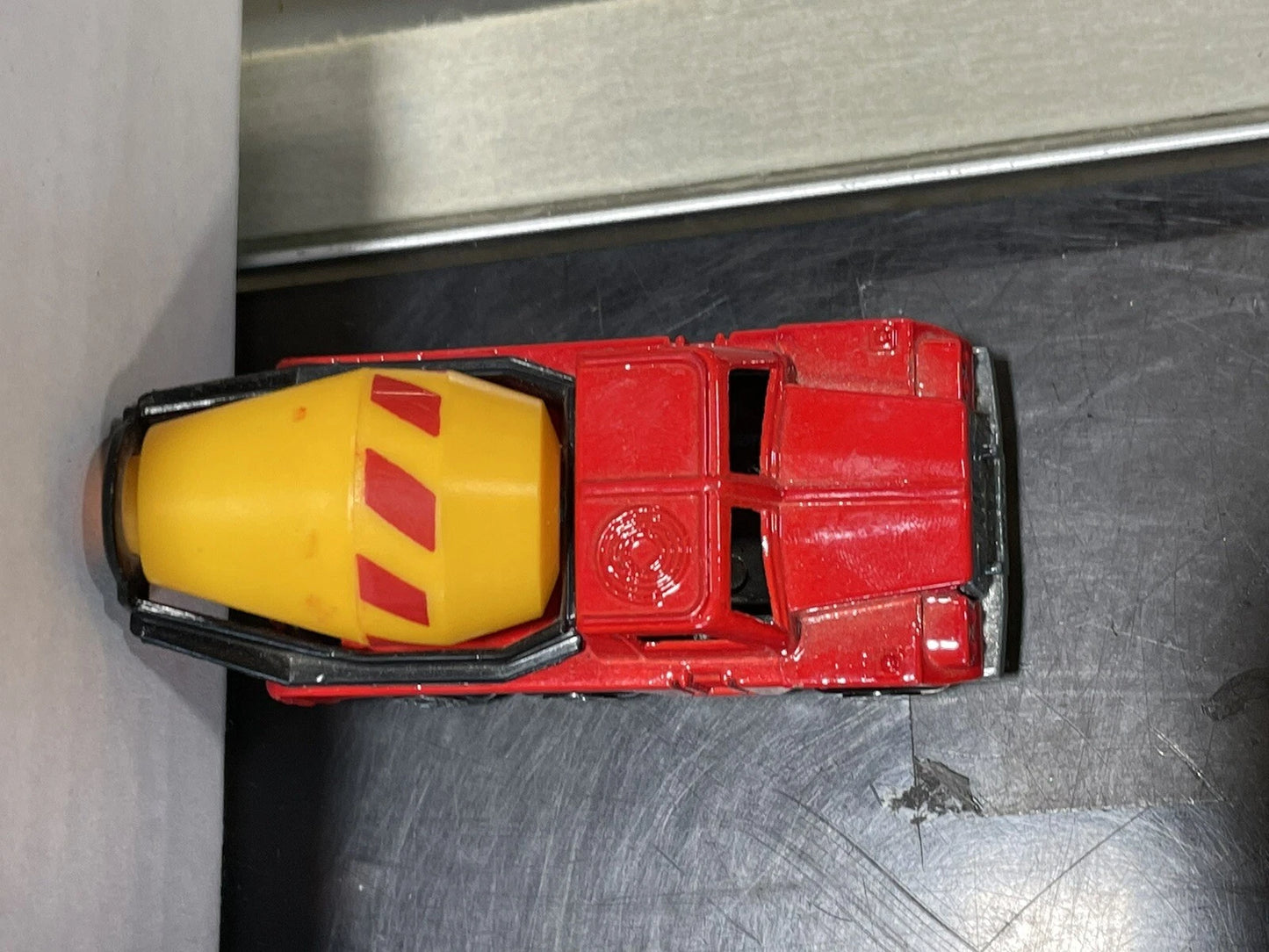 VTG 1976 MATCHBOX SUPERFAST NO. 19 CEMENT TRUCK DIE CAST
