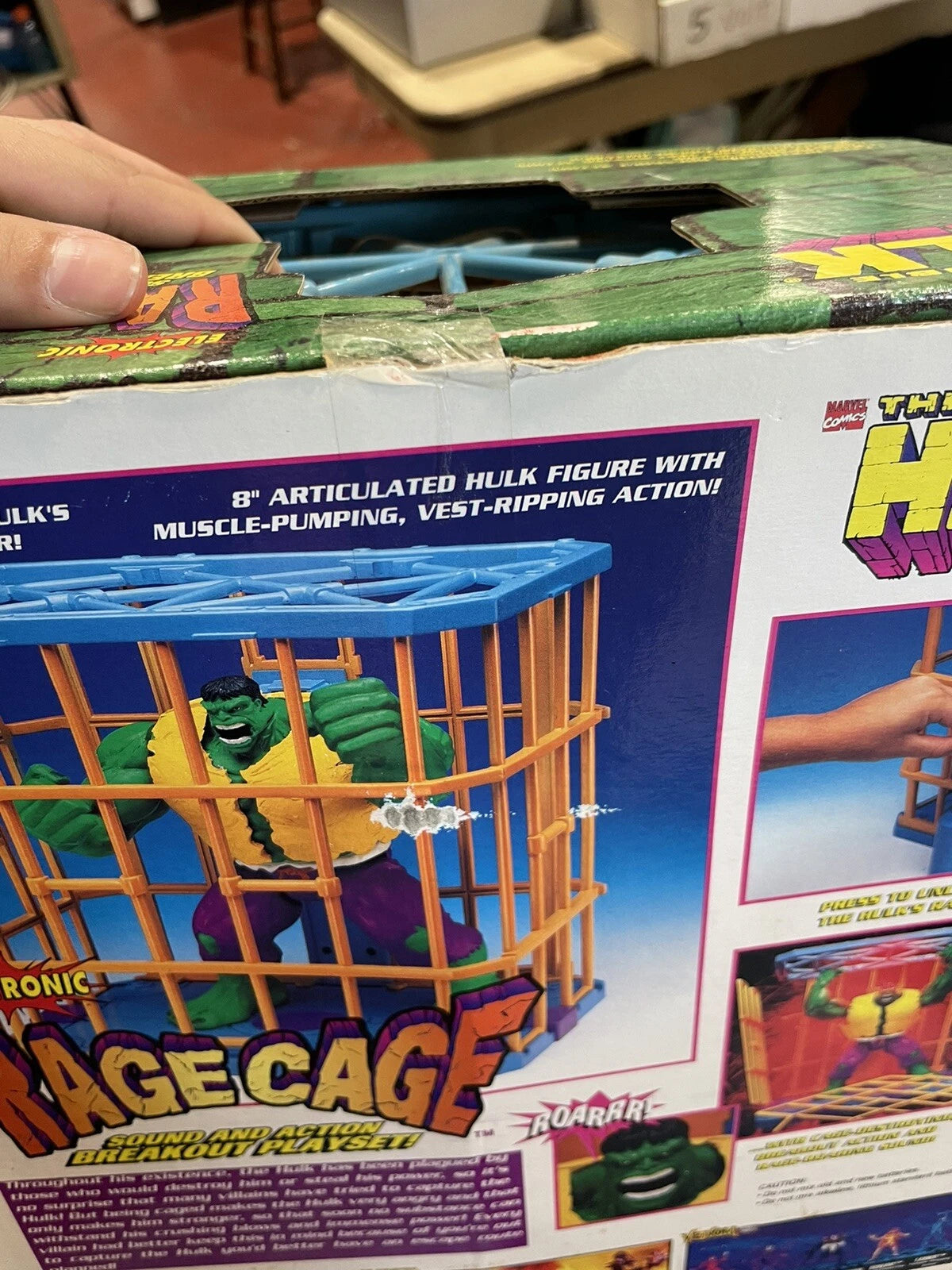 1996 Toy Biz The Incredible Hulk Electronic Rage Cage Action Figure Playset