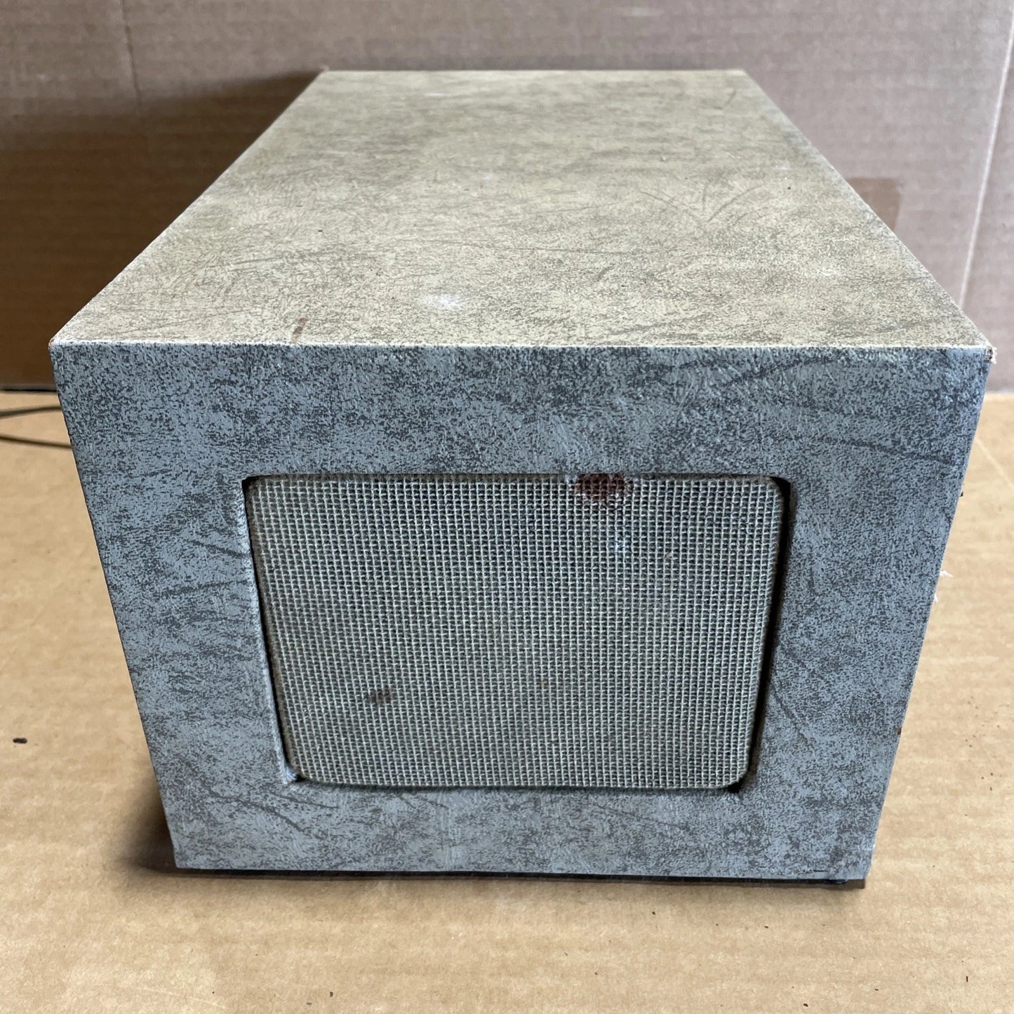 Heathkit Receiver Company Tube Radio Model AR-3: Powers ON