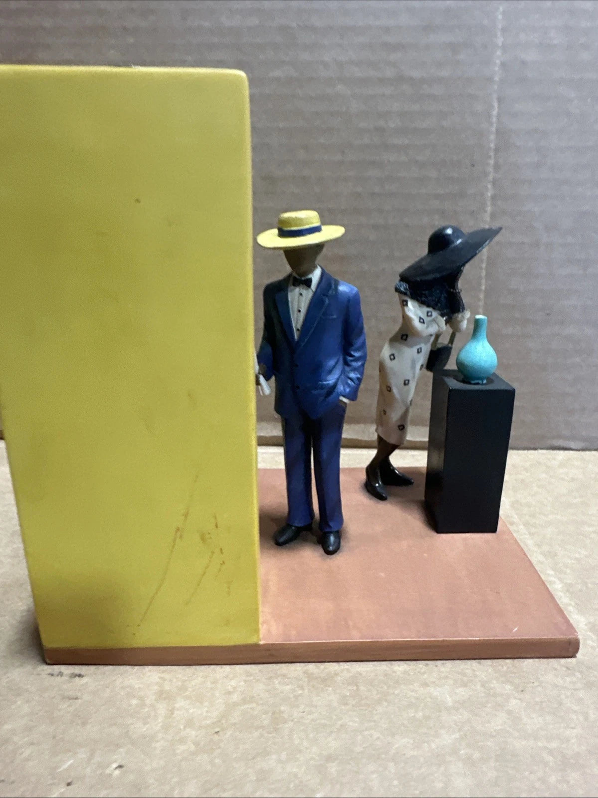 SASS N CLASS BY ANNIE LEE: SCENE 2 FROM THE GALLERY READ