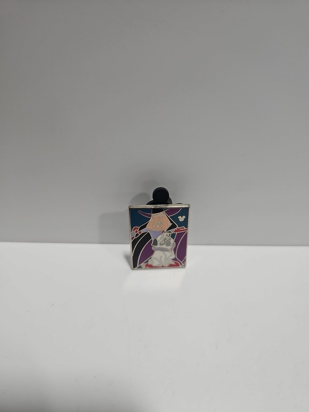 Disney Pocahontas John Ratcliffe Percy Pin Badge
