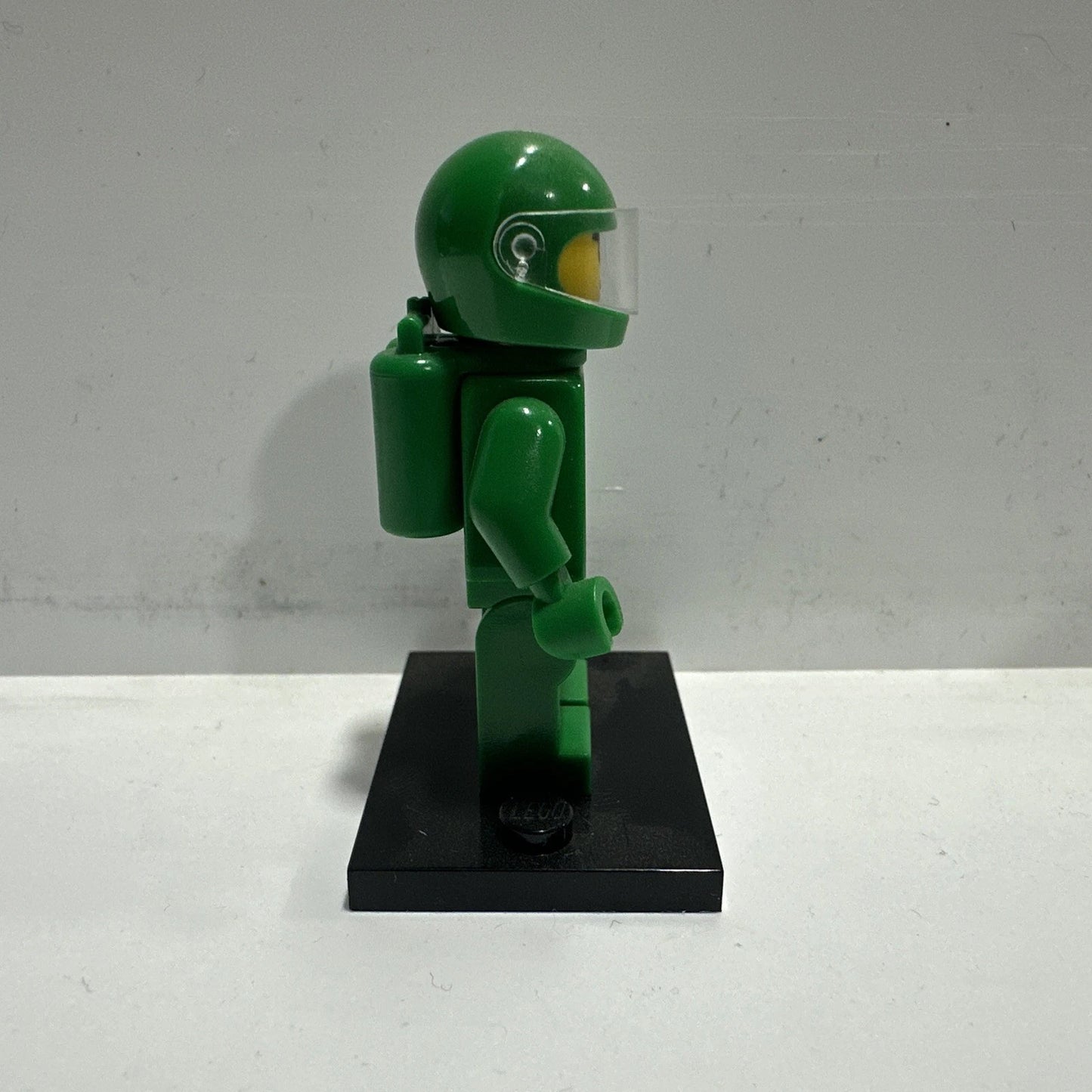 LEGO Classic Space Man Minifig idea007 Ideas Green W/Air Tanks RARE! 21109 Pete
