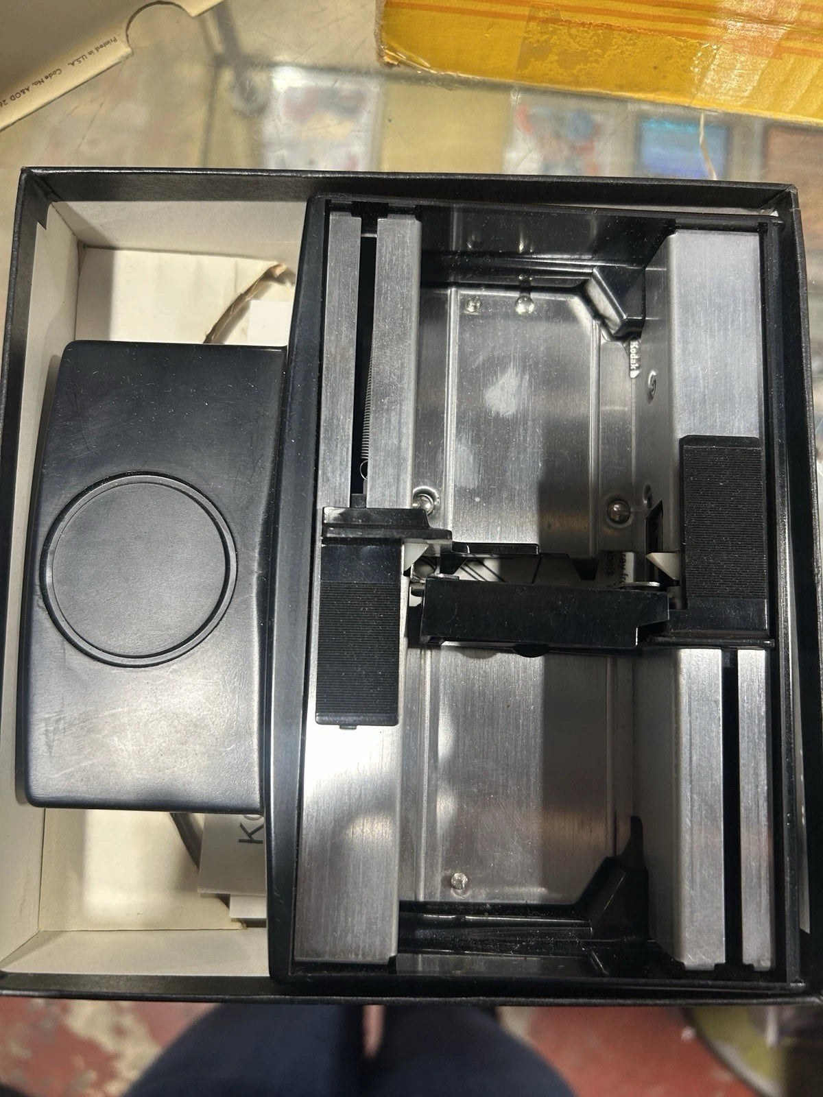 For Parts - Kodak carousel 650H Projector w/ Extra Bulb
