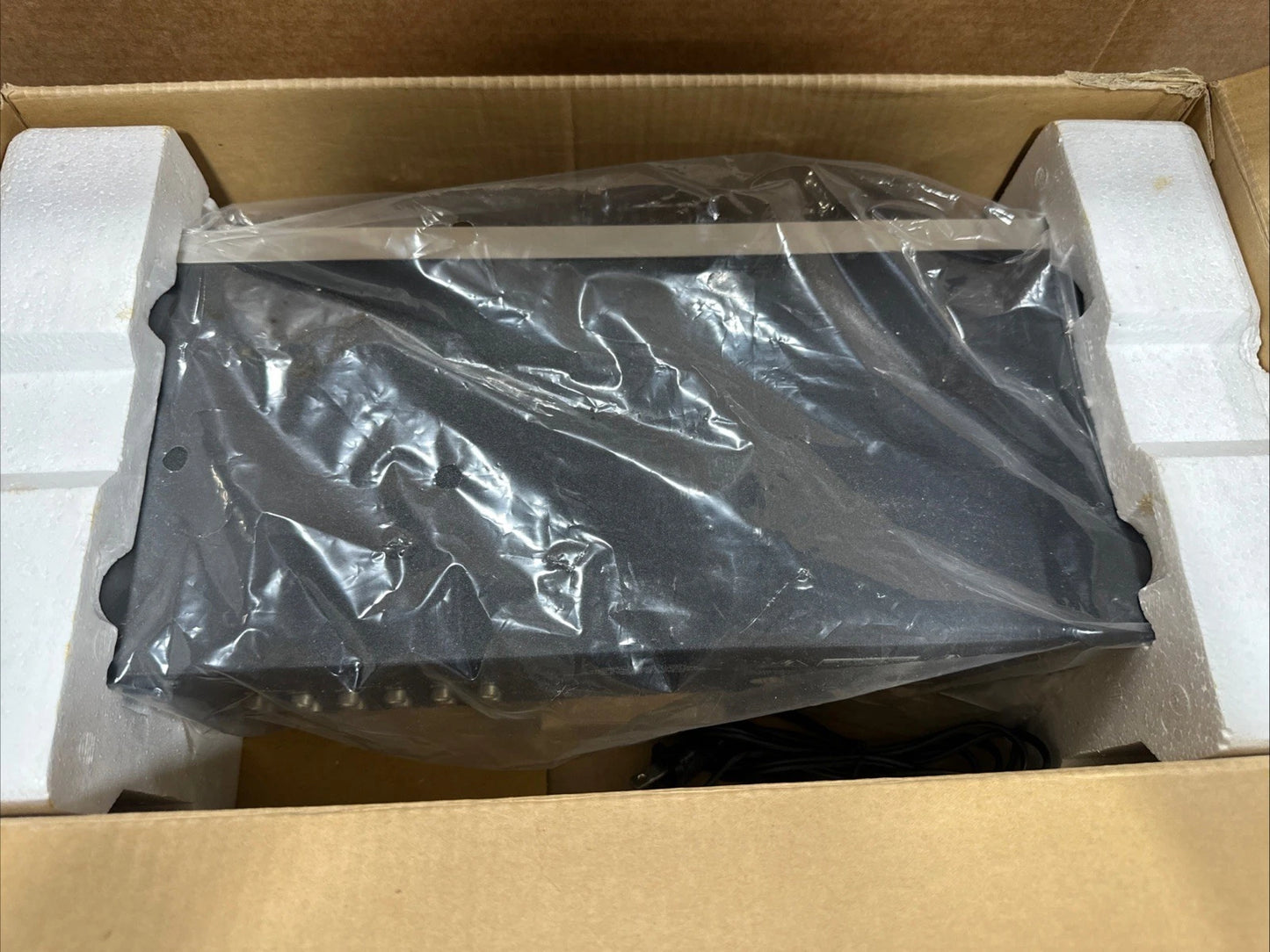 Realistic Ten Band Stereo Frequency Equalizer, model 31-2005 w Box