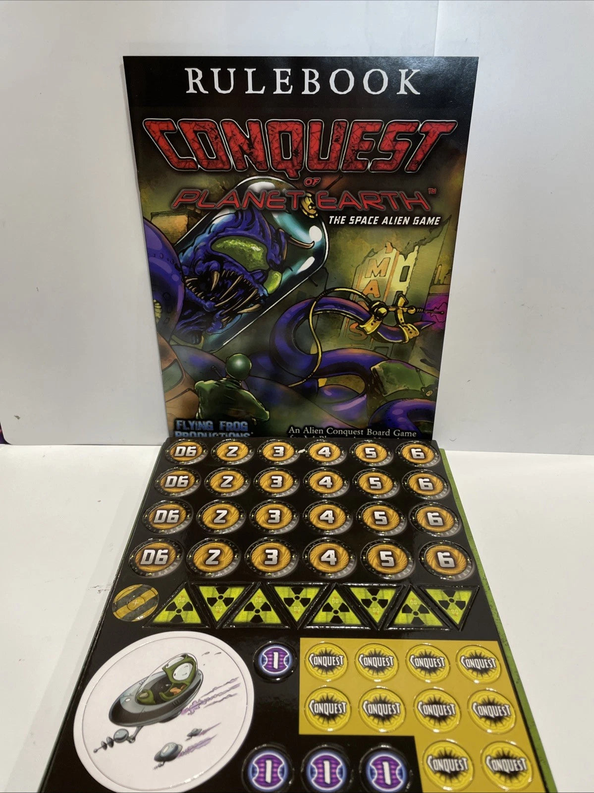 Conquest of Planet Earth Space Alien Game w/Expansion Apocalypse Flying Frog