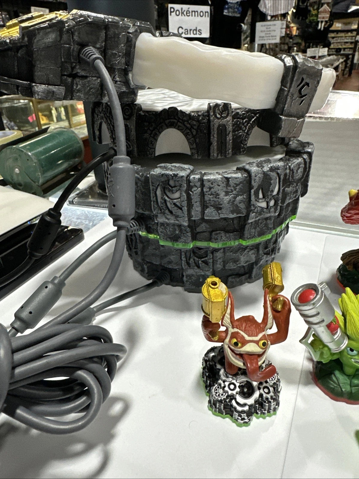 Skylanders - 4 XBOX 360 Portals Of Power With 8 Figures & Trap Key RARE