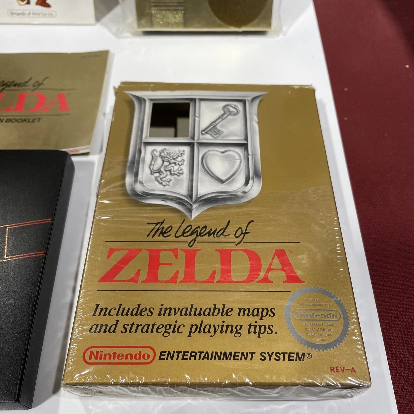 The Legend of Zelda Nes Nintendo Complete in Box w/ Map