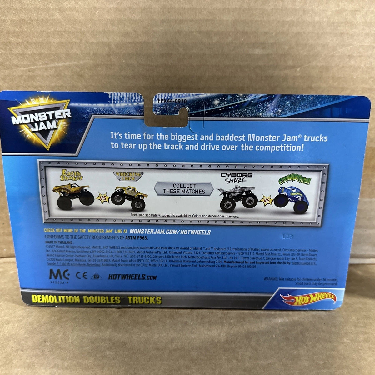 2017 Hot Wheels Monster Jam Earth Shaker vs Wrecking Crew 1/64 Scale