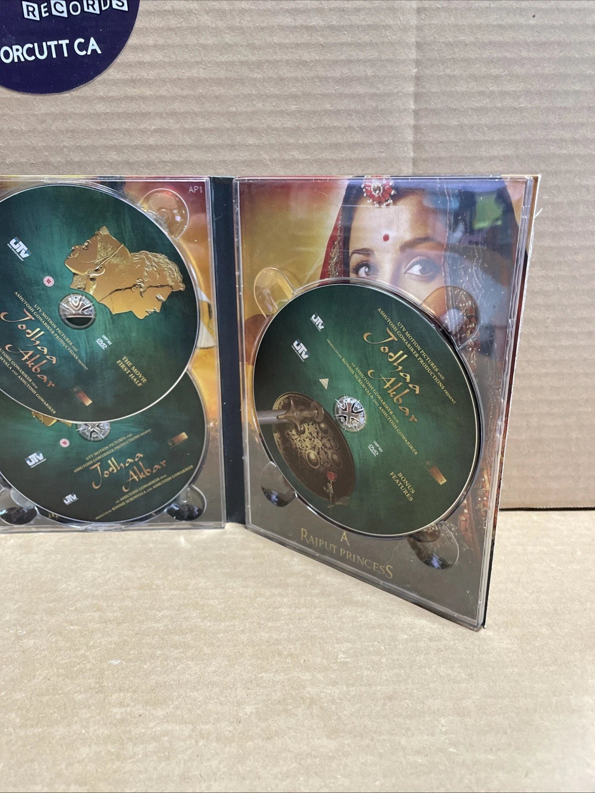Jodhaa Akbar DVD UTV 3 Disc Collector's Edition - 2008 Roshan & Bachchan