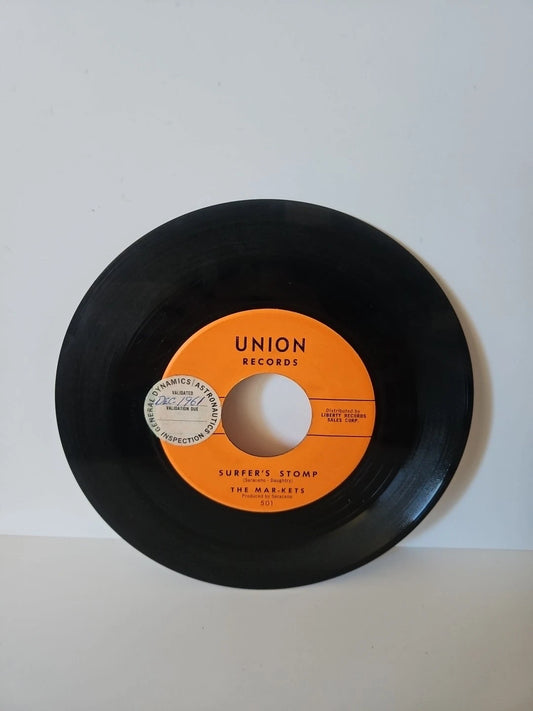 The MAR-KETS Surfers Stomp / Start Vinyl 1962 Union Records 501 Surf 45 RPM
