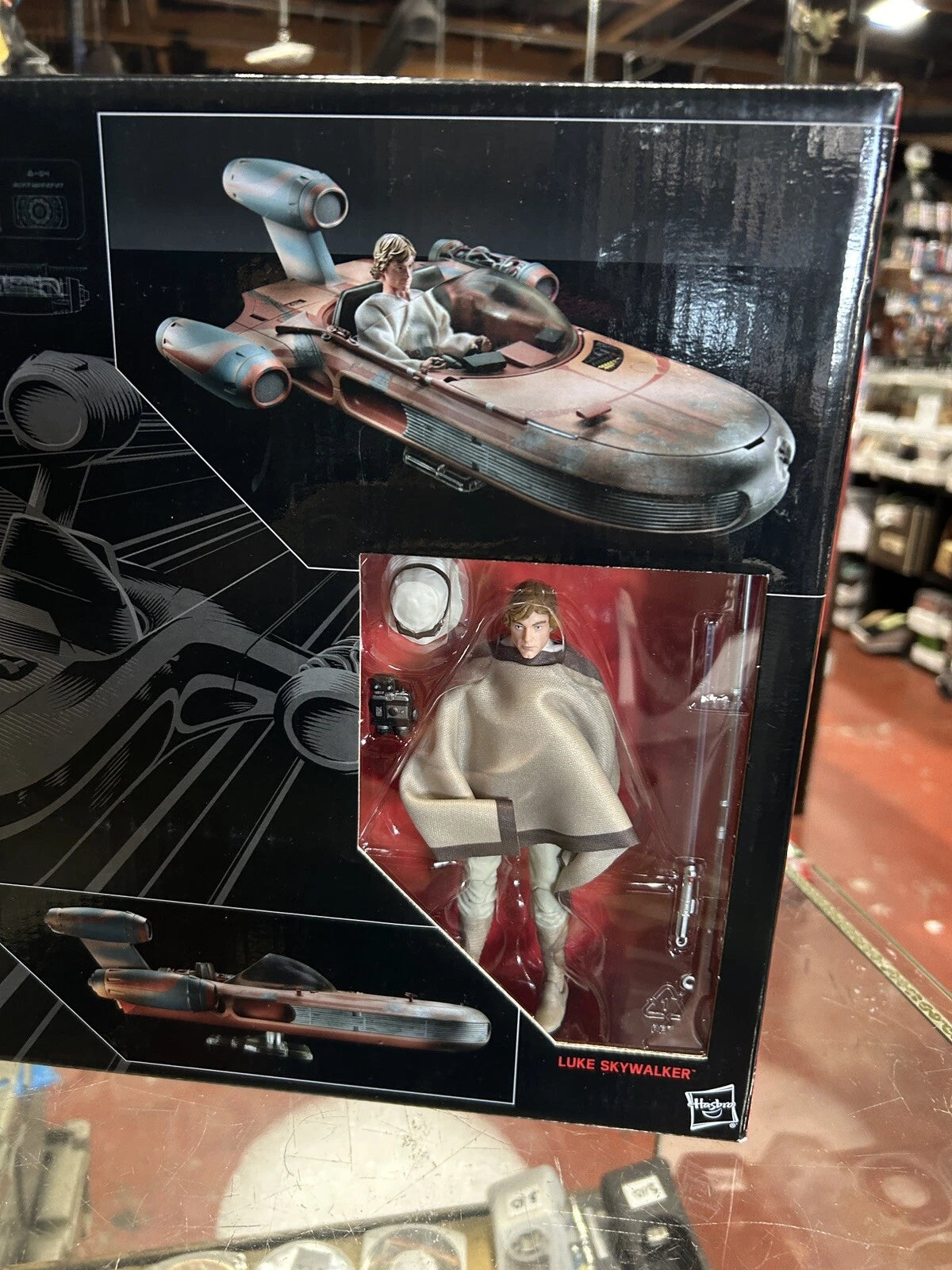 Hasbro Star Wars Black Series Luke Skywalker X-34 Landspeeder & Action Figure