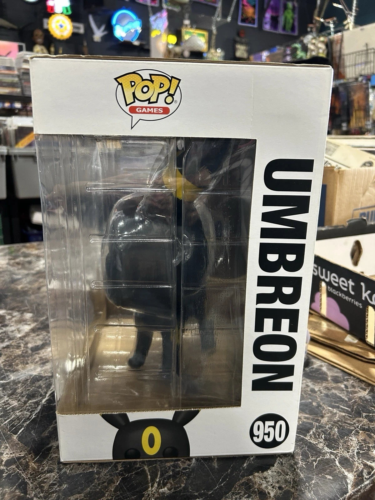 Funko POP! Pokémon 10" Jumbo Umbreon #950 Target Con Limited Edition