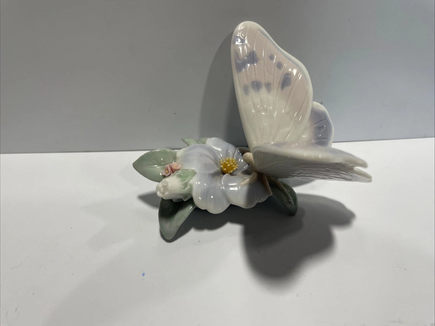 Lladro “Refreshing Pause" Butterfly On A Flower Rare Vintage Unique