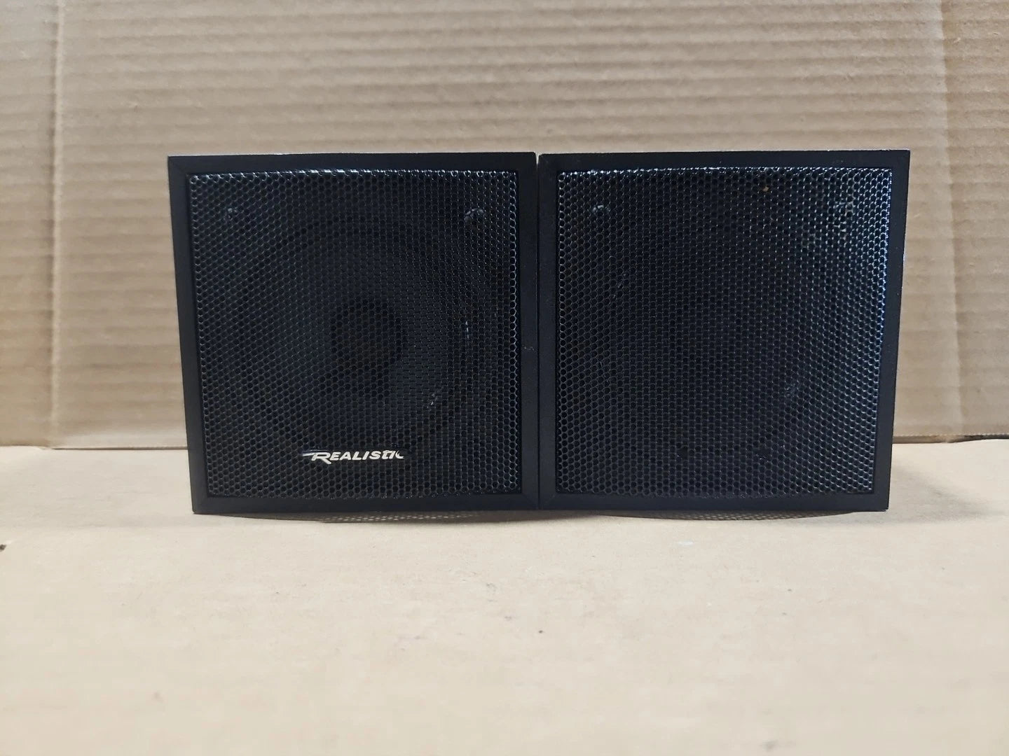 REALISTIC MINIMUS 0.3 Cat. 40-1250 Shelf Speakers 7 Watts Set of 2
