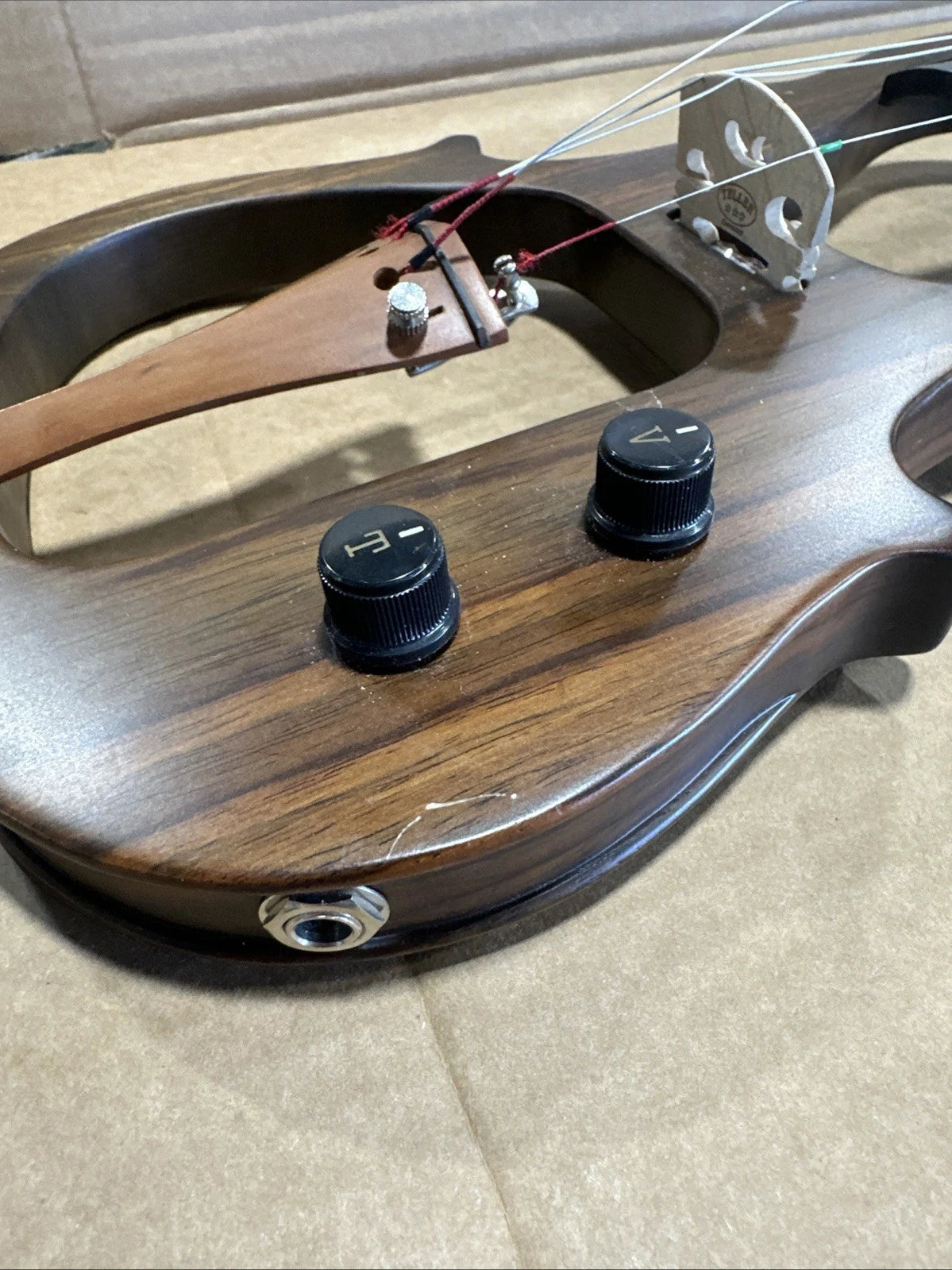 Untested Artisan electric violin Broken Strings
