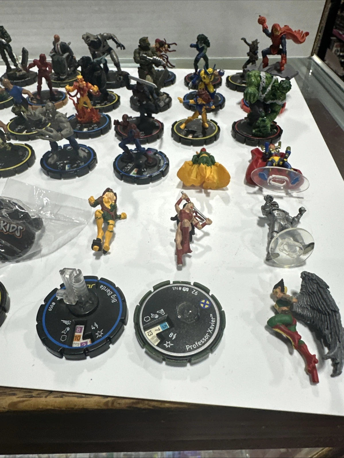WizKids Heroclix Mixed Lot of 26 Marvel & DC Bullseye Infinity Challenge, Misc.