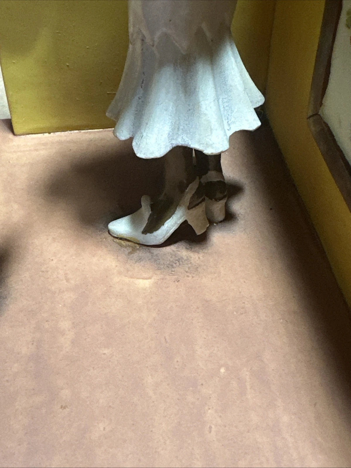 SASS N CLASS BY ANNIE LEE: SCENE 2 FROM THE GALLERY READ