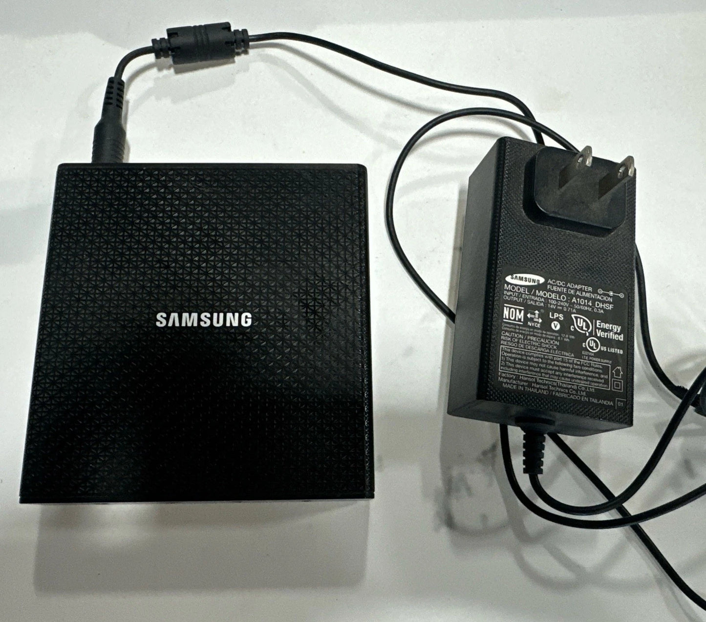 Samsung Wireless Audio Multiroom HUB WAM250 complete