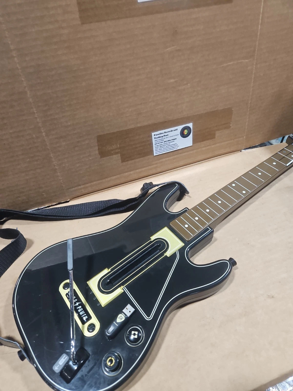 GUITAR HERO LIVE BUNDLE WITH GAME AND 2 GUITAR CONTROLLERS PS DONGLES