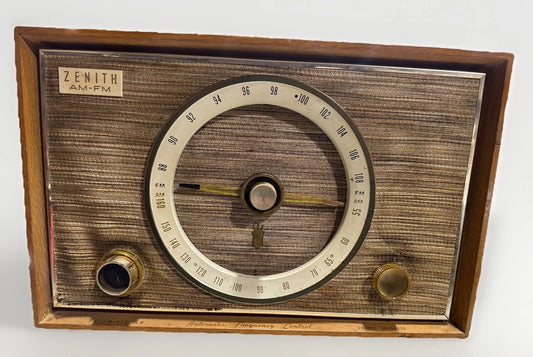 Vintage Zenith S-46917 AM FM Tube Radio Automatic Frequency READ
