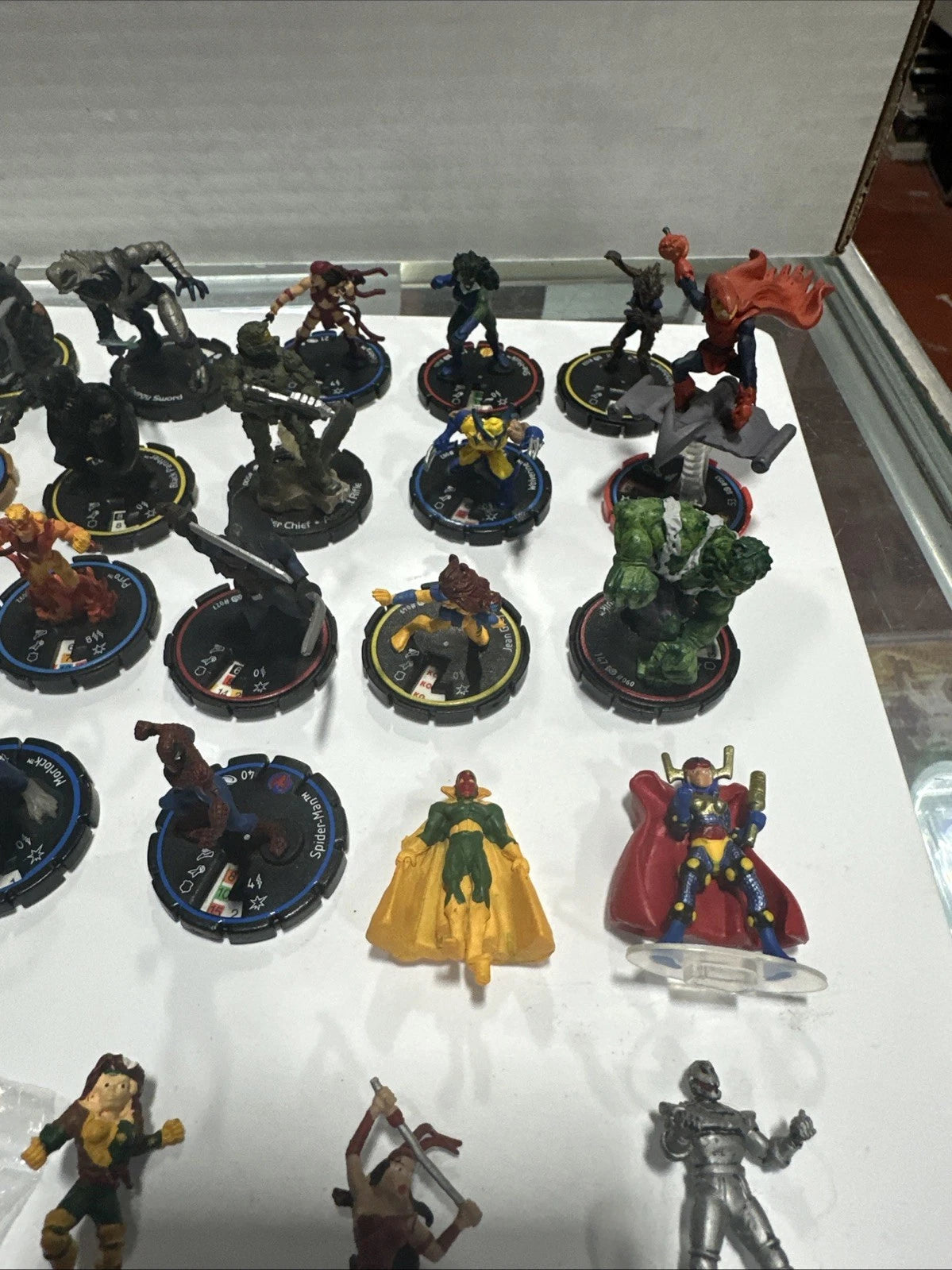 WizKids Heroclix Mixed Lot of 26 Marvel & DC Bullseye Infinity Challenge, Misc.