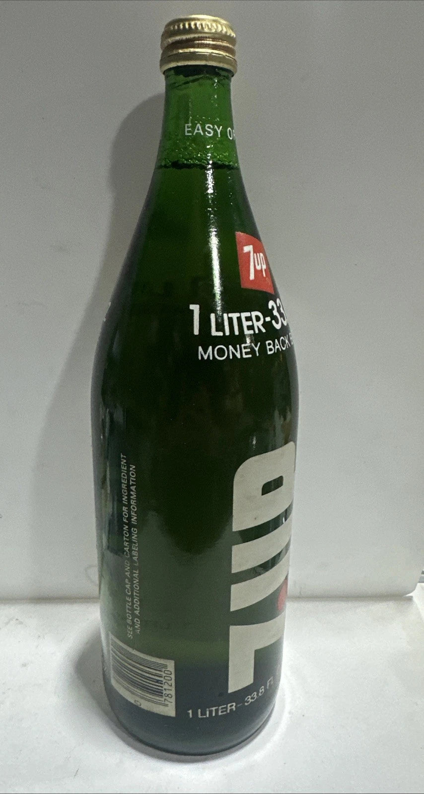 Vtg 7up New Full Unused Glass Bottle 1 liter 33.8 FL oz 1970s-80s