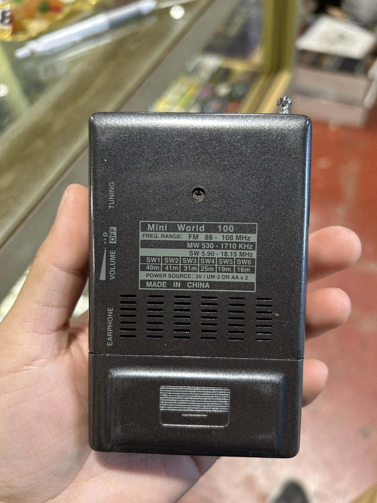 Grundig Mini World 100 AM/FM Stereo Short Wave Shortwave Radio TESTED!!!!!!