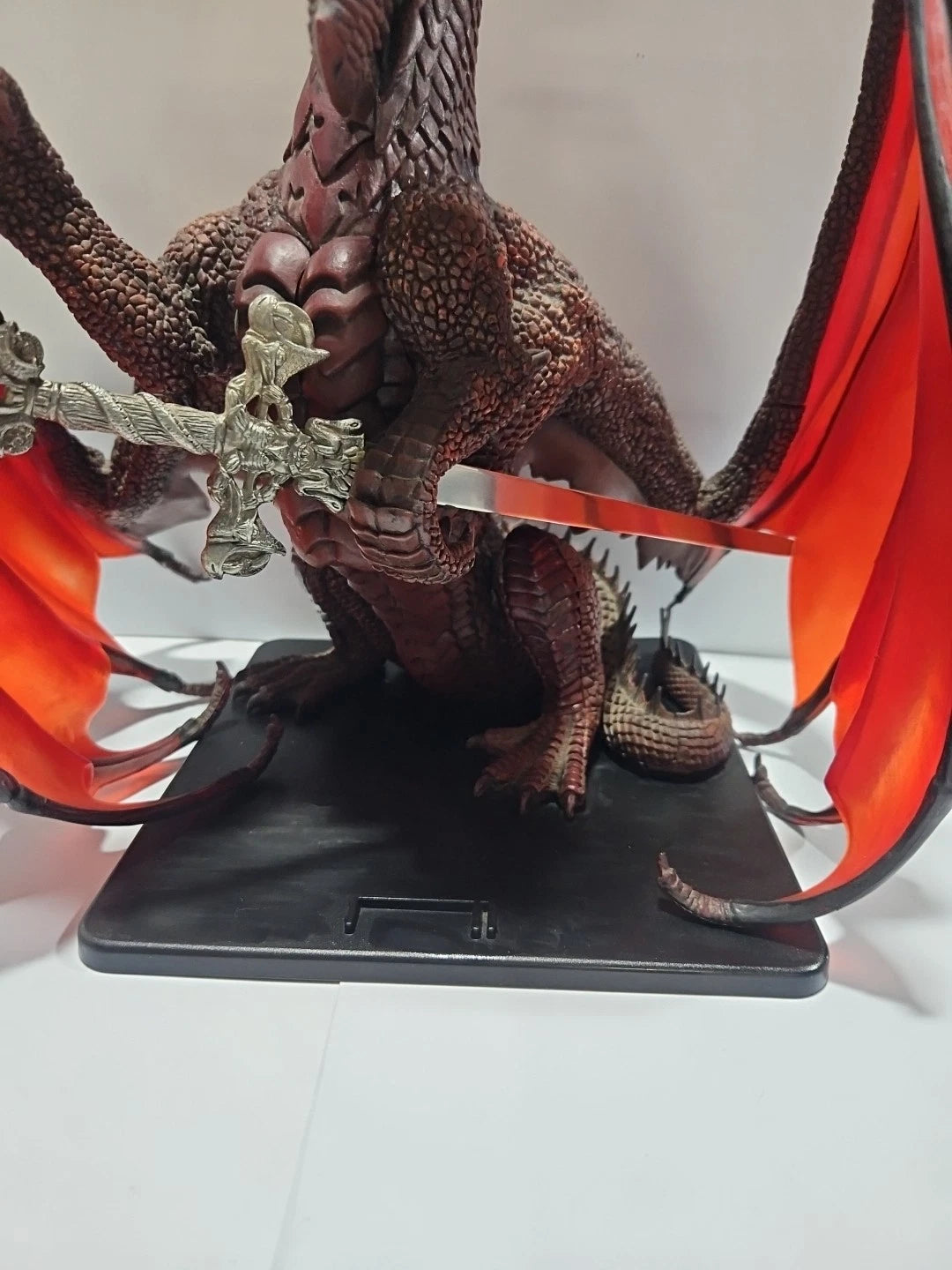 Dungeons & Dragons Icons Colossal Red Dragon Figure Limited Edition 2006 D&D
