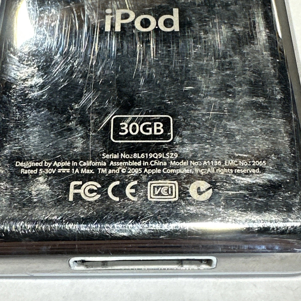 Apple iPod Classic 5th Generation White 30GB Model A1136