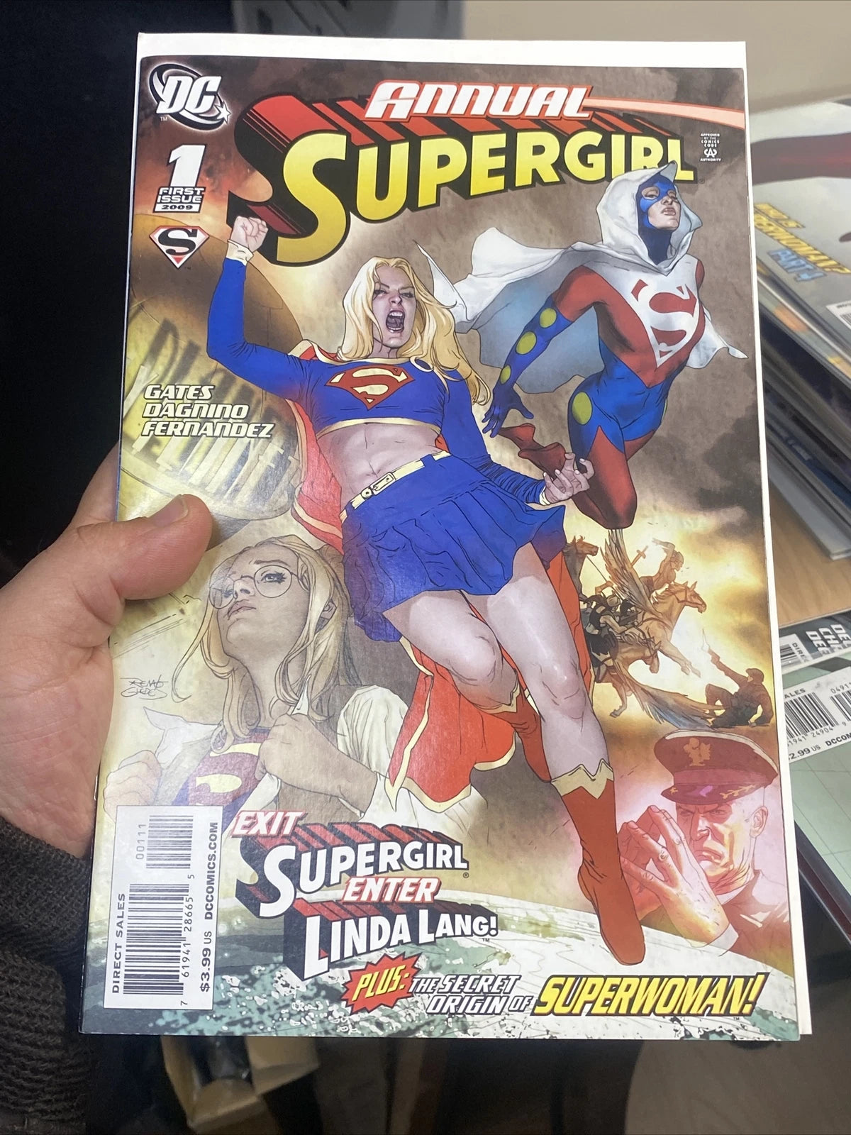 Supergirl Annual 1 First Issue 2009 DC Comics GOOD