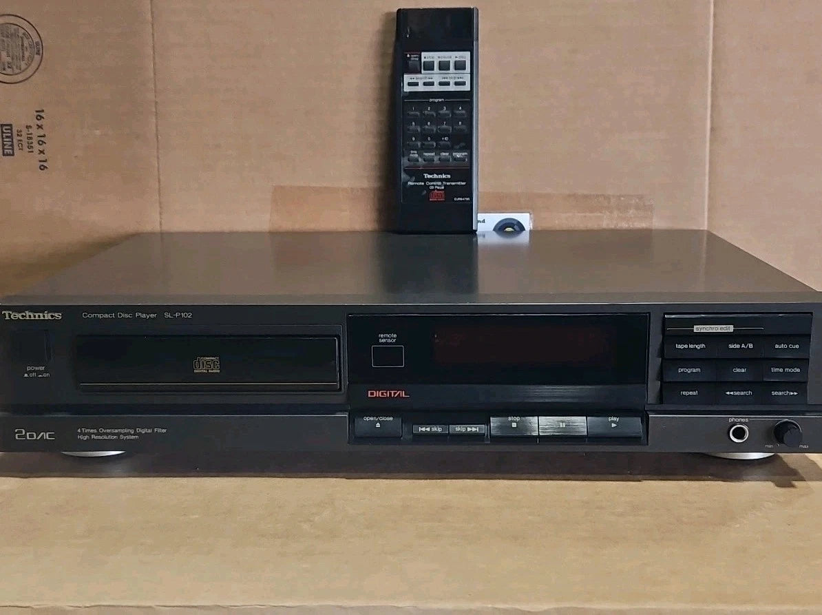 Vintage Technics SL-P102 Compact Disc CD Player + Remote