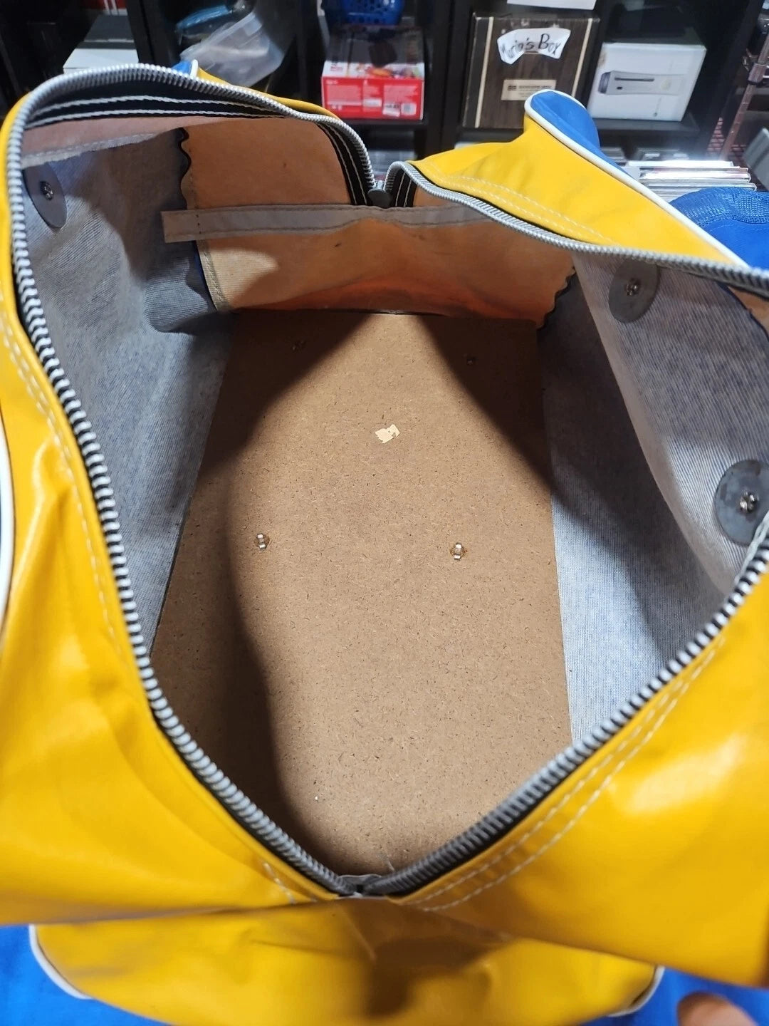 VINTAGE UCLA BRUINS LEATHER BAG WITH JACKET LARGE & HAT RARE