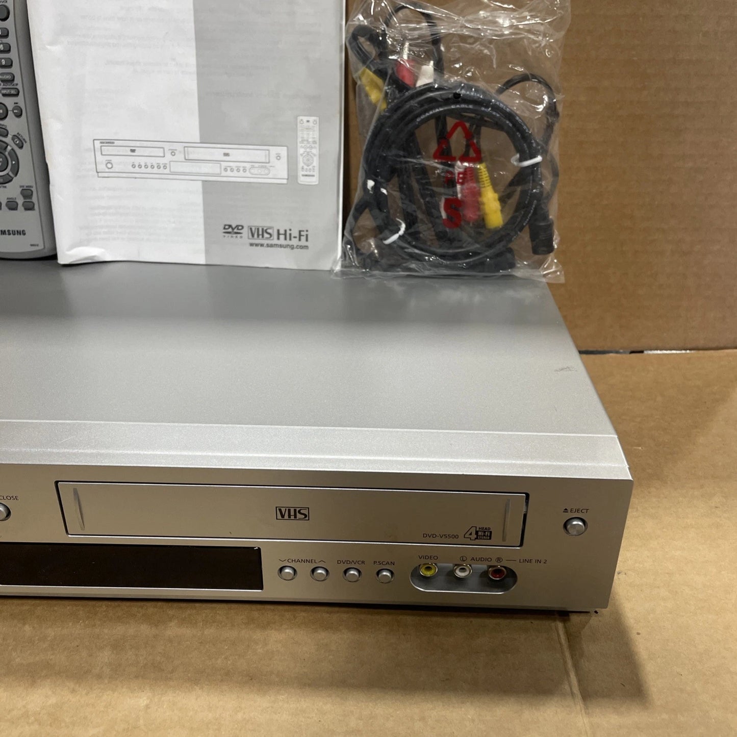 Samsung DVD-V5500 DVD/VCR Combo w/OEM Remote, Cables Orig Box TESTED