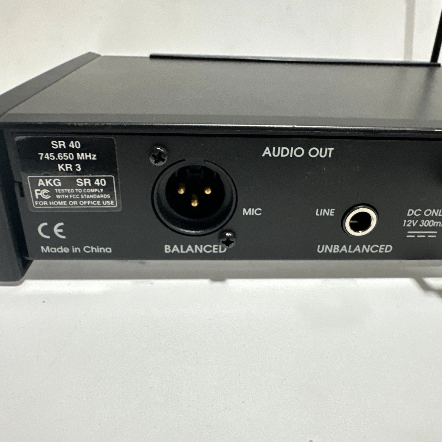 AKG UHF SR40 Wireless Receiver 745.650 MHz with power transformer
