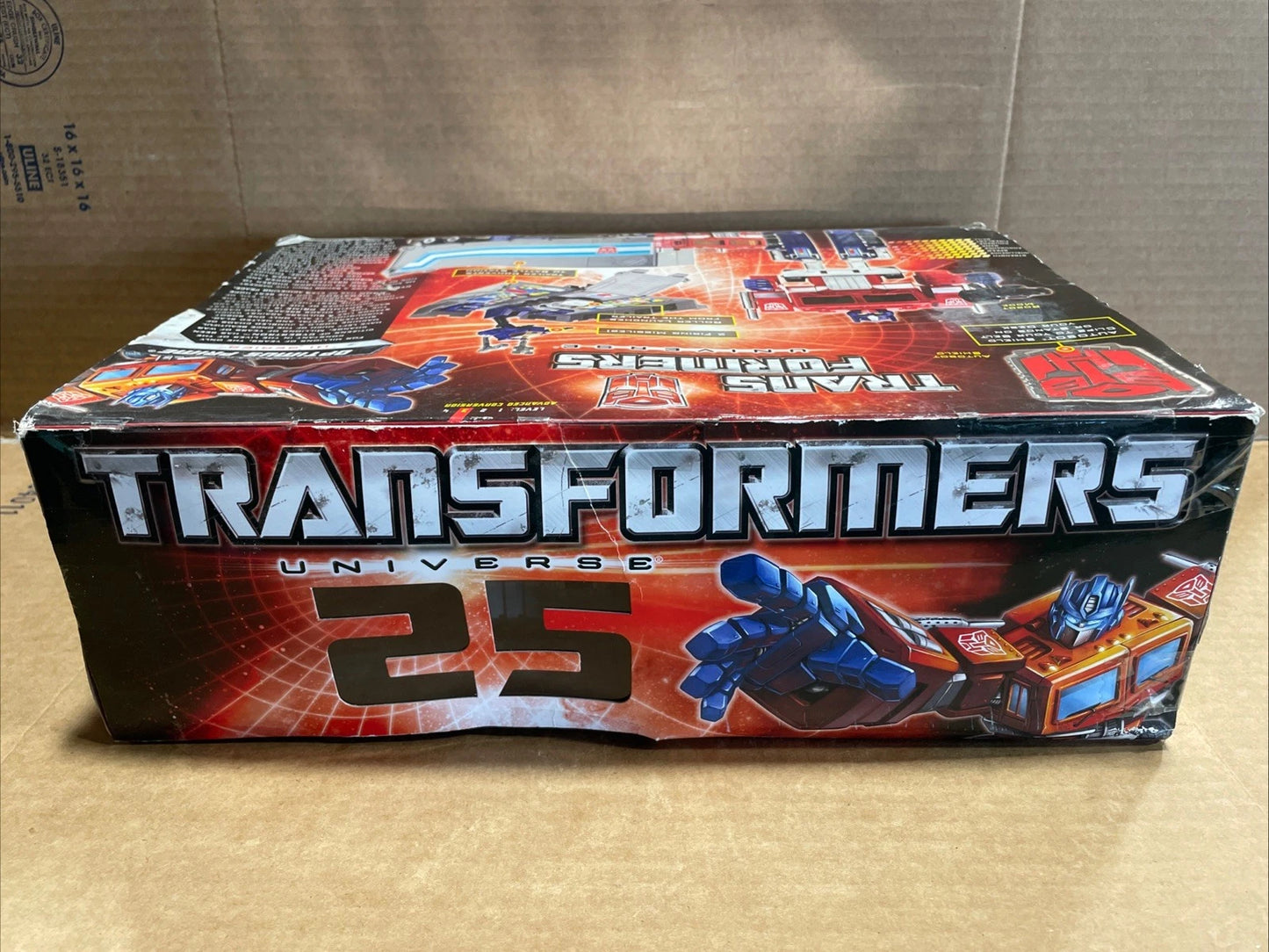 Hasbro Transformers Universe: 25th Anniversary Optimus Prime Box has Wear