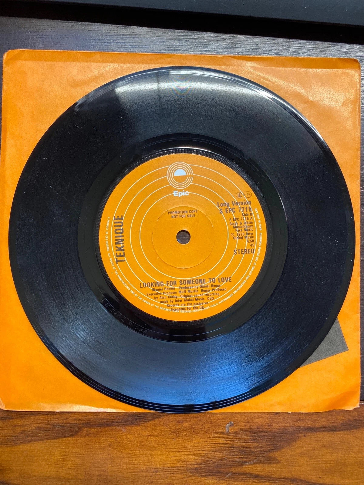 TEKNIQUE * LOOKING FOR SOMEBODY TO LOVE * 7" PROMO SINGLE 1979 S EPC 7715 EX