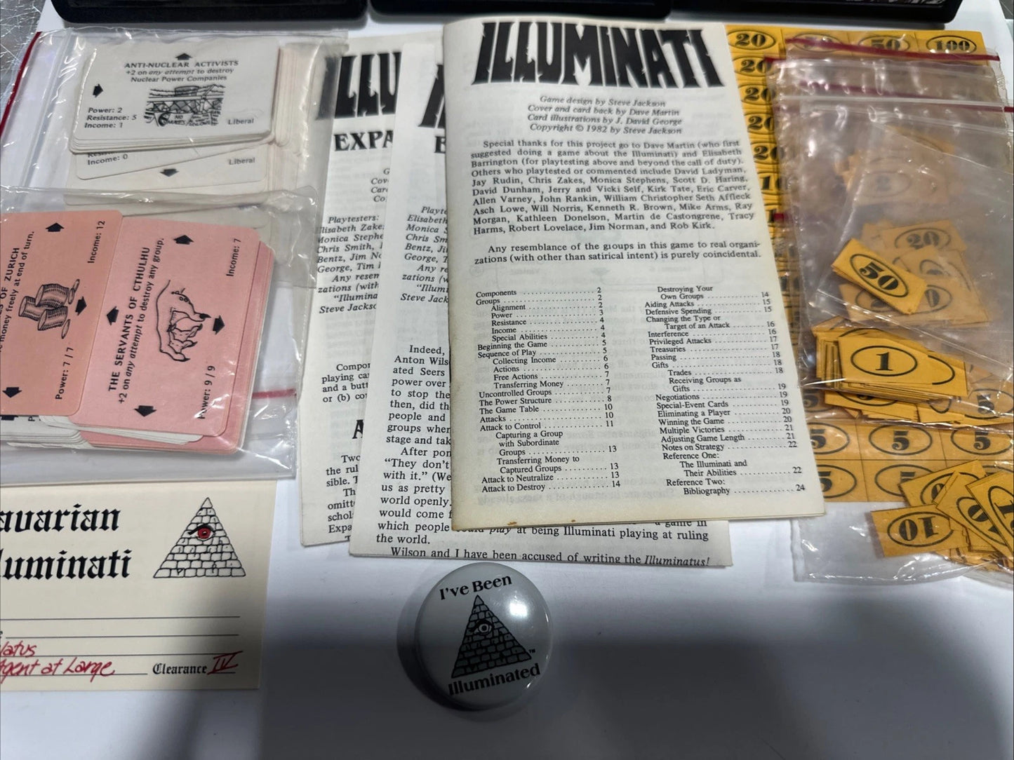 Original Illuminati + Expansion 1, 2, Main Steve Jackson Plastic Box game 1980