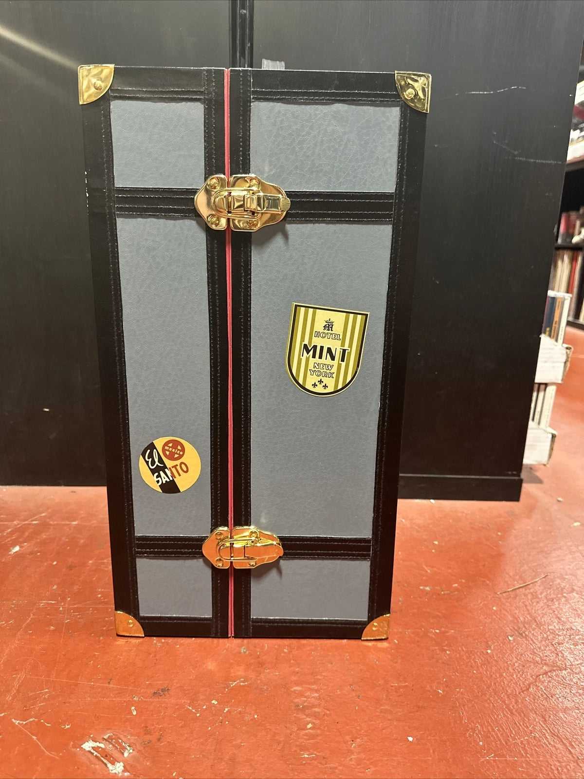 I Love Lucy Franklin Wardrobe Case Trunk VERY RARE With COA And Hangars