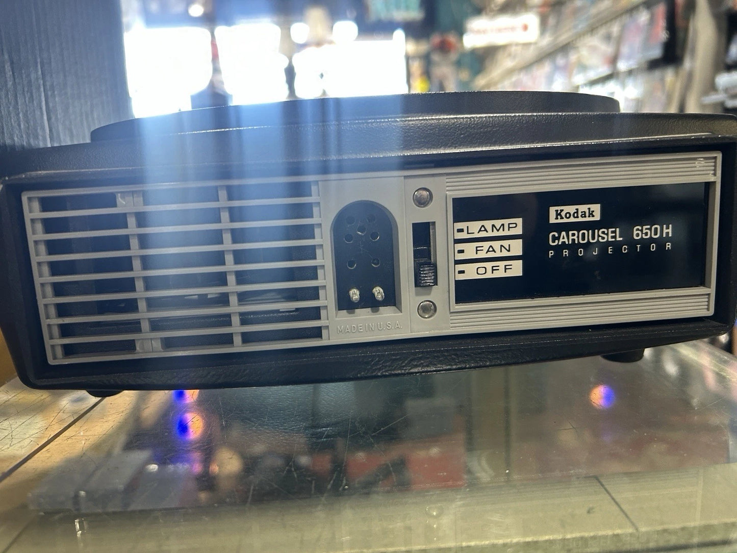 For Parts - Kodak carousel 650H Projector w/ Extra Bulb